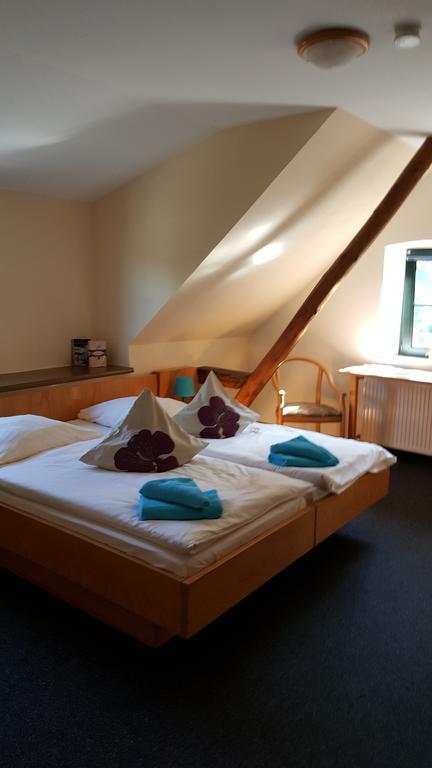 Altes Bierhaus Hotel Arzbach Buitenkant foto